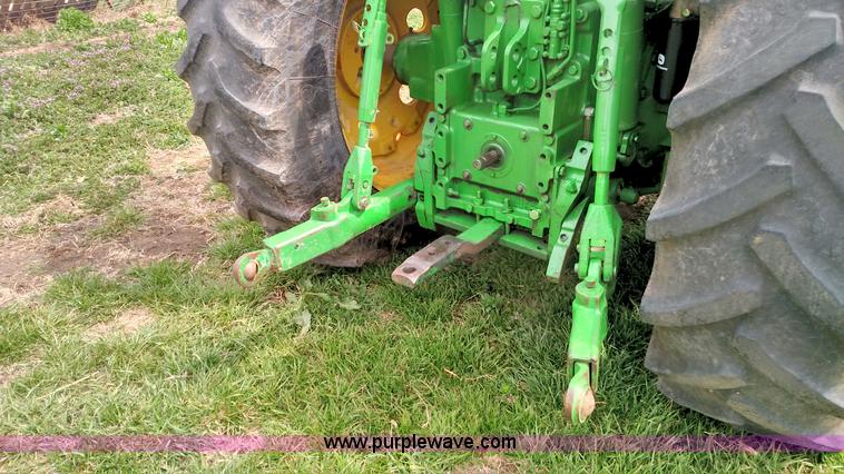 image for item L7451 2003 John Deere 7810 MFWD tractor