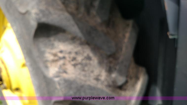 image for item L7451 2003 John Deere 7810 MFWD tractor