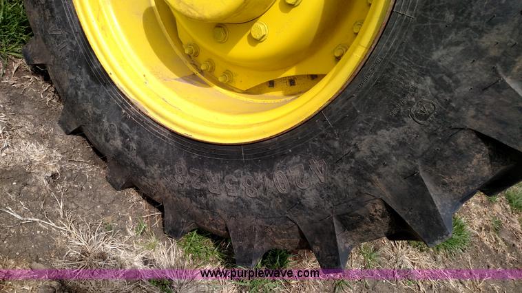 image for item L7451 2003 John Deere 7810 MFWD tractor