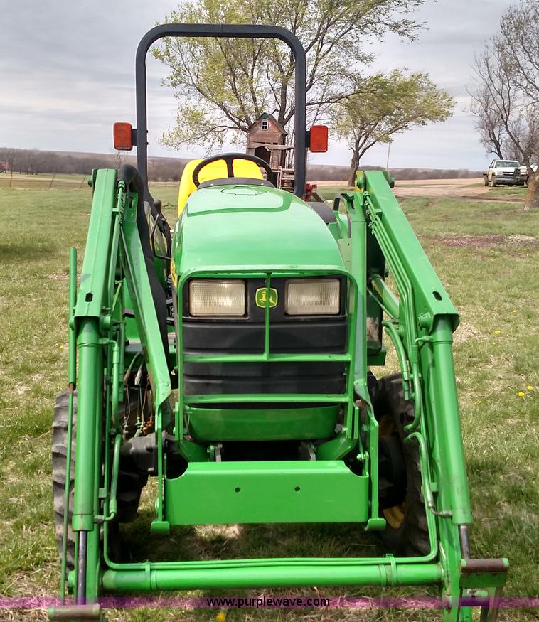 image for item L7453 1999 John Deere 4200 MFWD compact utility tractor