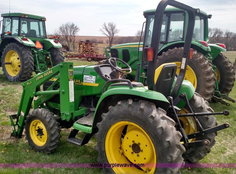 image for item L7453 1999 John Deere 4200 MFWD compact utility tractor