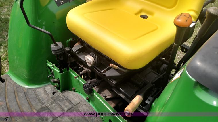 image for item L7453 1999 John Deere 4200 MFWD compact utility tractor