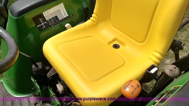 image for item L7453 1999 John Deere 4200 MFWD compact utility tractor