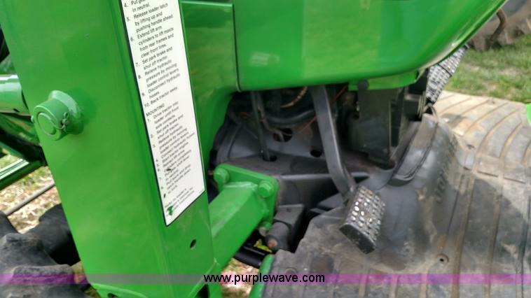 image for item L7453 1999 John Deere 4200 MFWD compact utility tractor