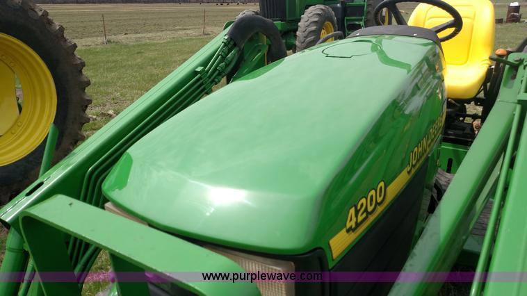 image for item L7453 1999 John Deere 4200 MFWD compact utility tractor