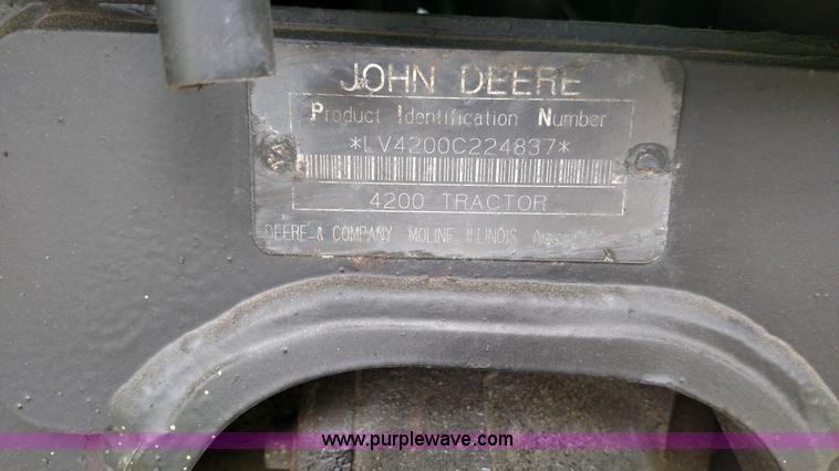image for item L7453 1999 John Deere 4200 MFWD compact utility tractor