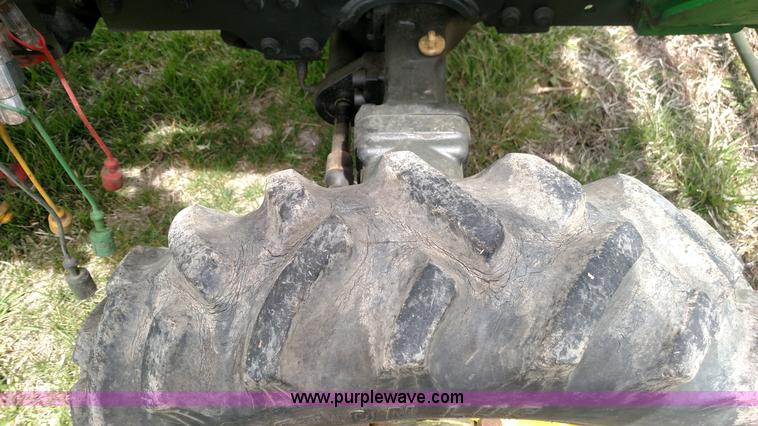 image for item L7453 1999 John Deere 4200 MFWD compact utility tractor