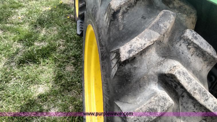 image for item L7453 1999 John Deere 4200 MFWD compact utility tractor