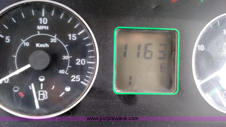 image for item L7454 1998 John Deere 7610 tractor