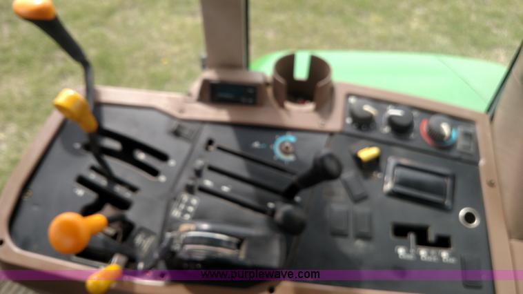 image for item L7454 1998 John Deere 7610 tractor