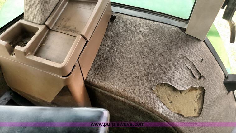 image for item L7454 1998 John Deere 7610 tractor