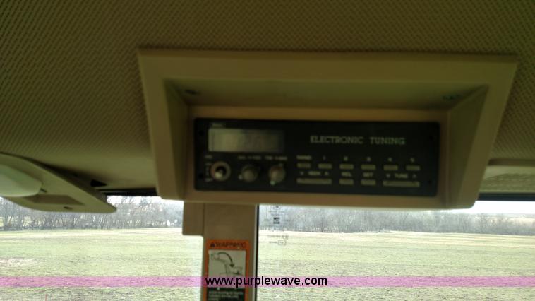 image for item L7454 1998 John Deere 7610 tractor