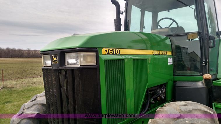 image for item L7454 1998 John Deere 7610 tractor