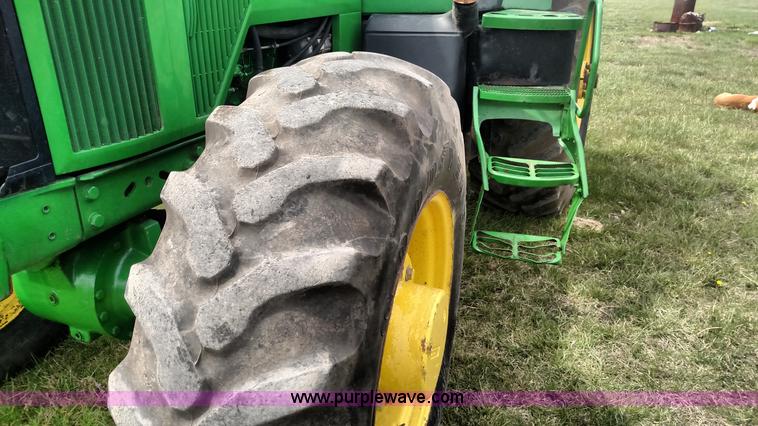 image for item L7454 1998 John Deere 7610 tractor