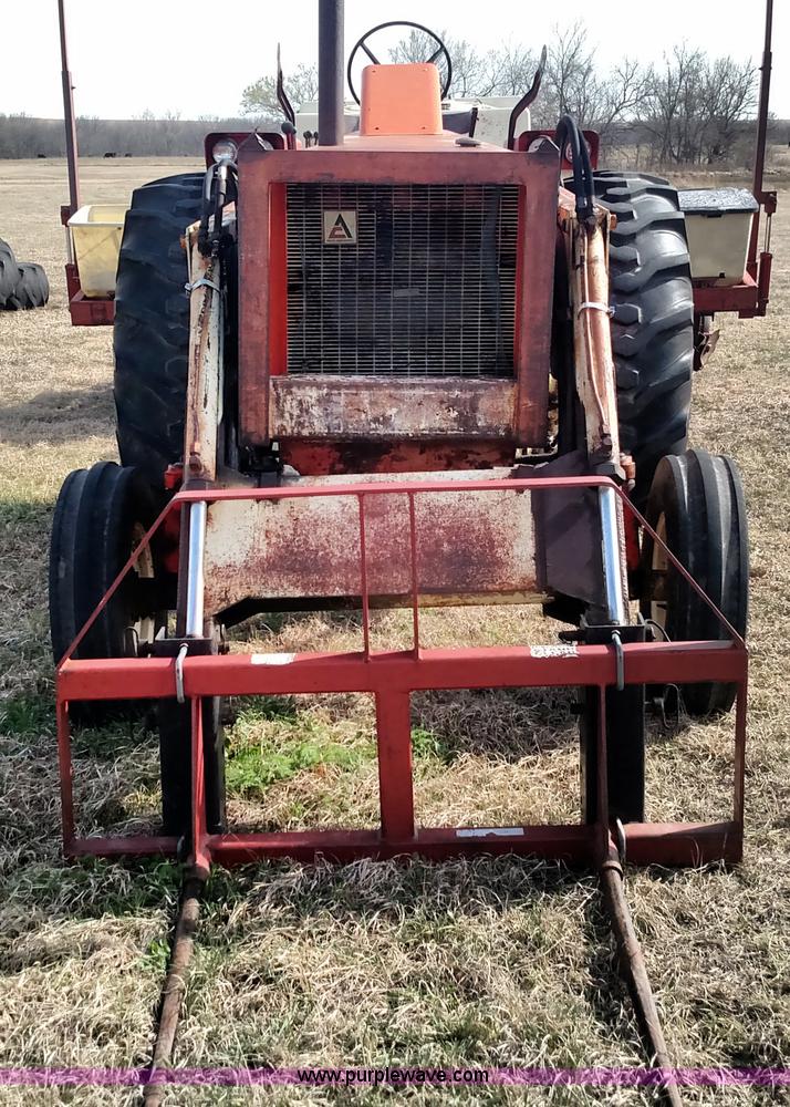 image for item L7465 Allis Chalmers 190XT tractor