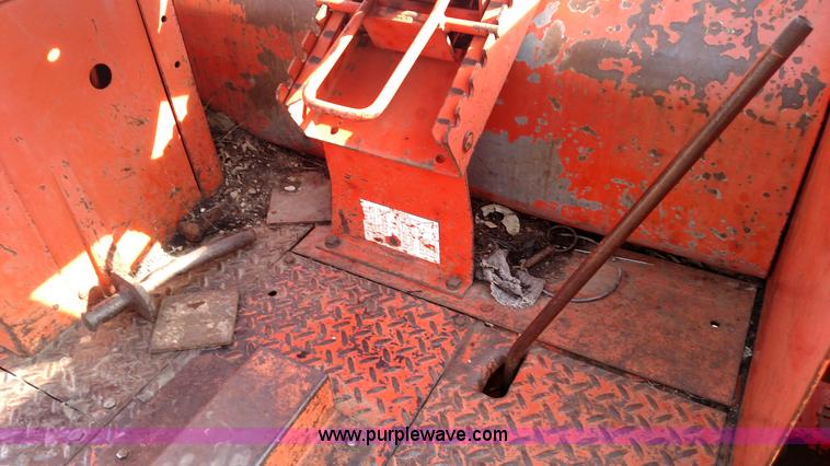 image for item L7465 Allis Chalmers 190XT tractor