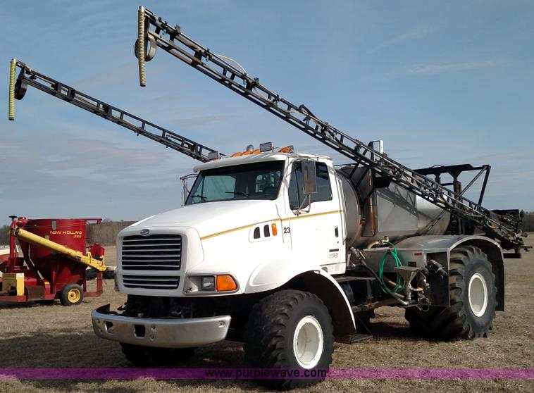 image for item L7467 1999 Sterling L8513 pre/post liquid fertilizer applicator sprayer