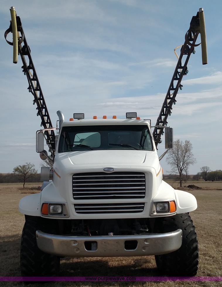 image for item L7467 1999 Sterling L8513 pre/post liquid fertilizer applicator sprayer