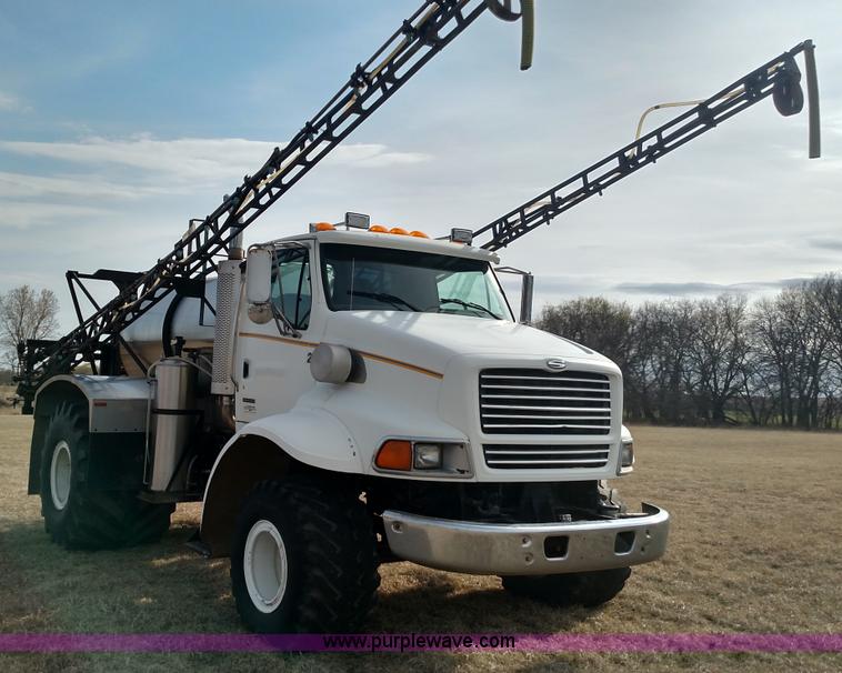 image for item L7467 1999 Sterling L8513 pre/post liquid fertilizer applicator sprayer