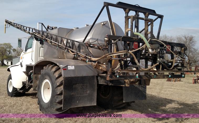 image for item L7467 1999 Sterling L8513 pre/post liquid fertilizer applicator sprayer