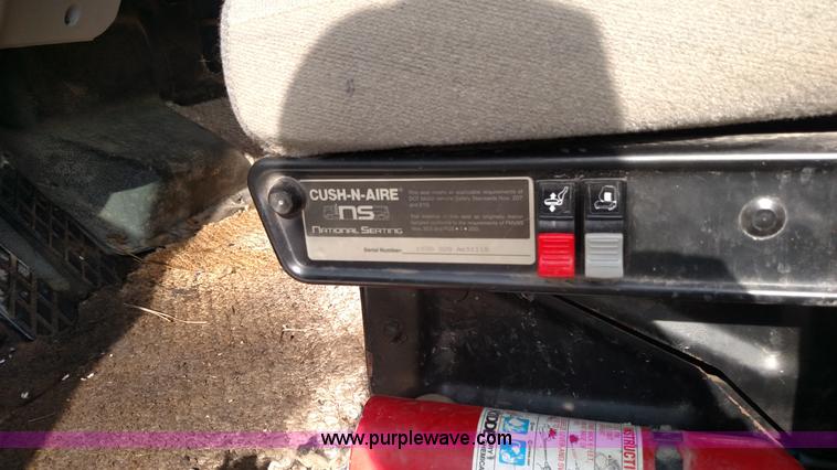 image for item L7467 1999 Sterling L8513 pre/post liquid fertilizer applicator sprayer