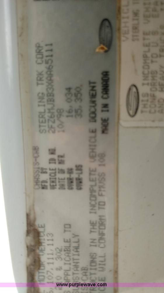 image for item L7467 1999 Sterling L8513 pre/post liquid fertilizer applicator sprayer