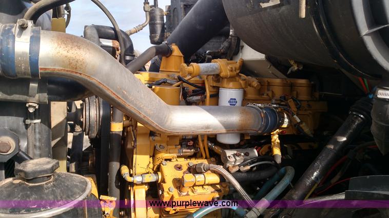 image for item L7467 1999 Sterling L8513 pre/post liquid fertilizer applicator sprayer