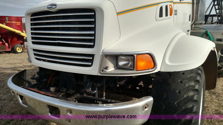 image for item L7467 1999 Sterling L8513 pre/post liquid fertilizer applicator sprayer