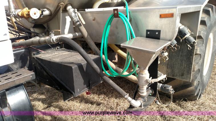 image for item L7467 1999 Sterling L8513 pre/post liquid fertilizer applicator sprayer