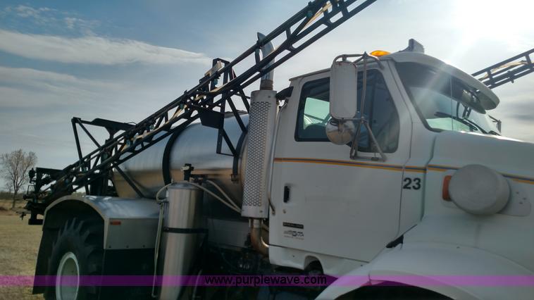 image for item L7467 1999 Sterling L8513 pre/post liquid fertilizer applicator sprayer