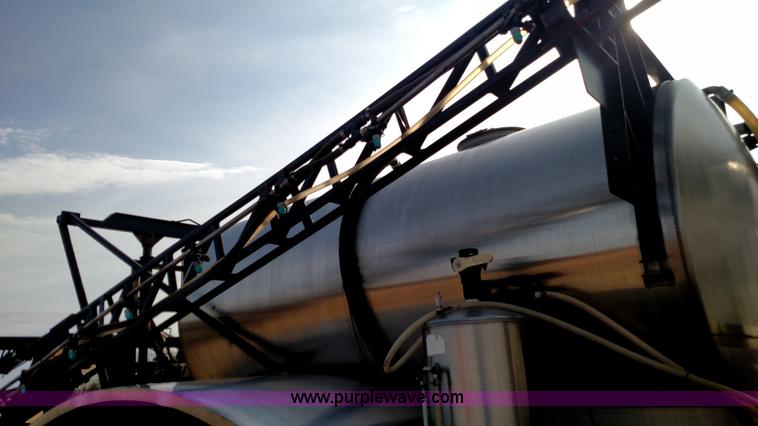 image for item L7467 1999 Sterling L8513 pre/post liquid fertilizer applicator sprayer