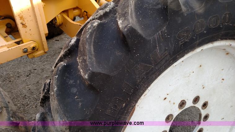 image for item L7467 1999 Sterling L8513 pre/post liquid fertilizer applicator sprayer