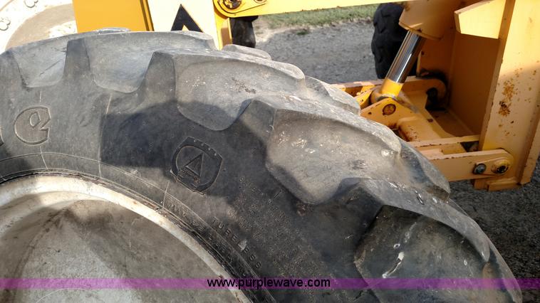 image for item L7467 1999 Sterling L8513 pre/post liquid fertilizer applicator sprayer