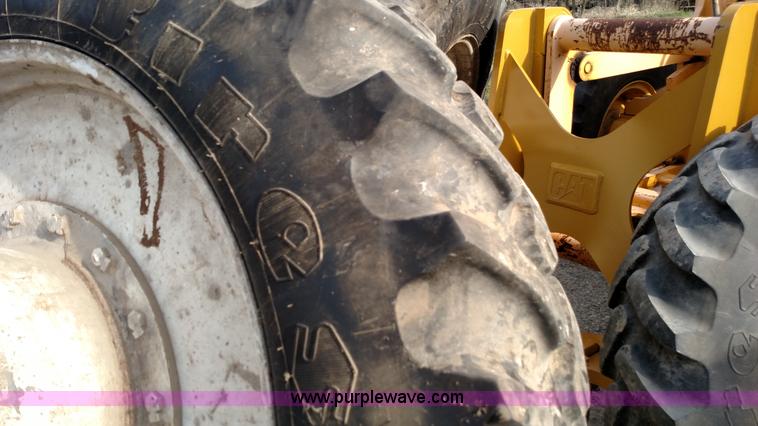 image for item L7467 1999 Sterling L8513 pre/post liquid fertilizer applicator sprayer