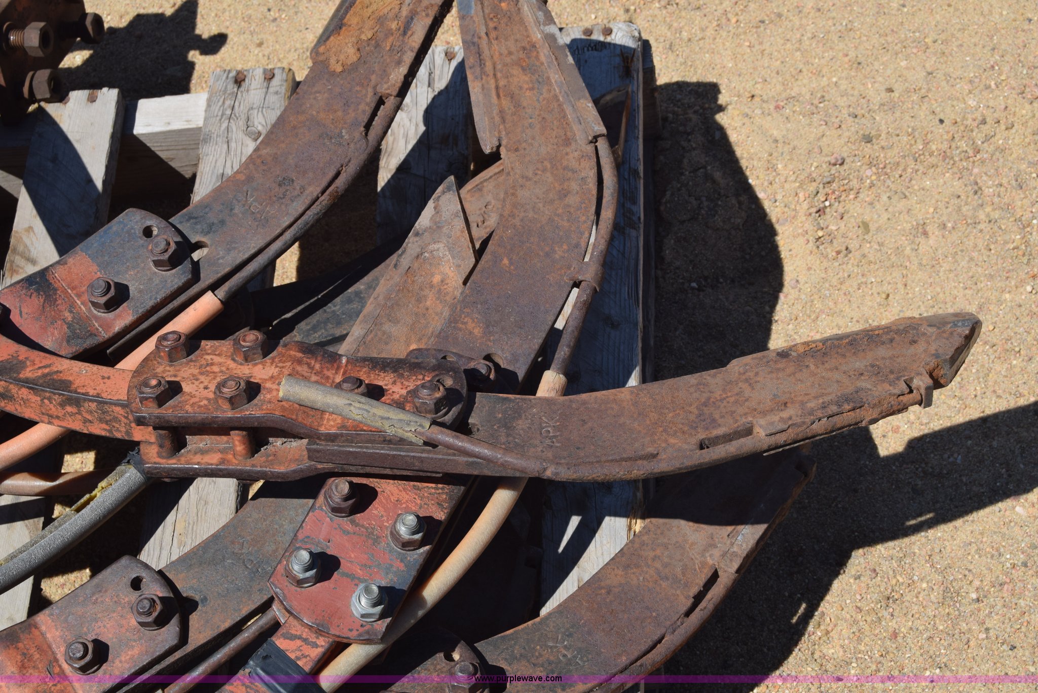 (8) applicator shanks in Kinsley, KS | Item AW9954 sold | Purple Wave