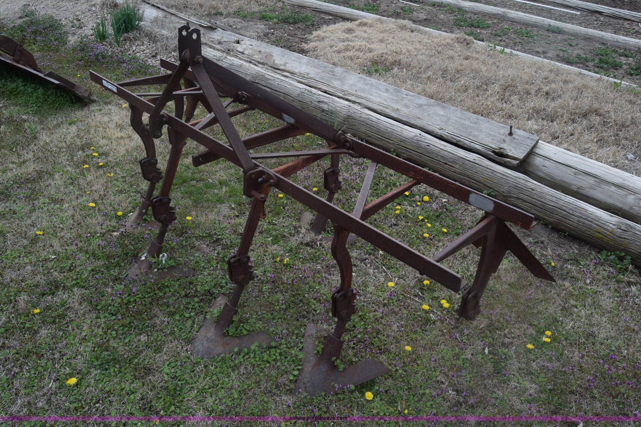 Pittsburgh cultivator in Inman, KS Item BW9452 sold Purple Wave