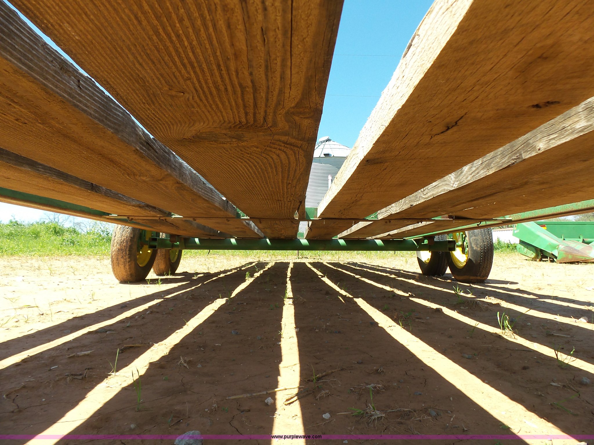 Flatbed trailer in Bokchito, OK Item J7538 sold Purple Wave