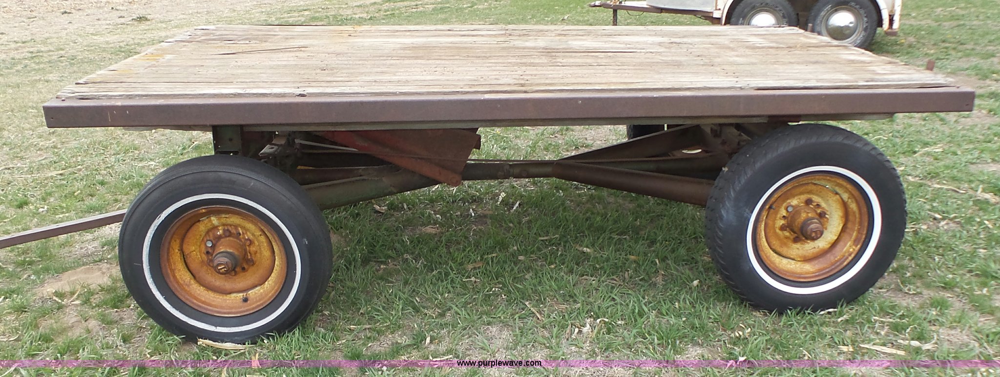 Flatbed trailer in Kearney, NE Item J8999 sold Purple Wave