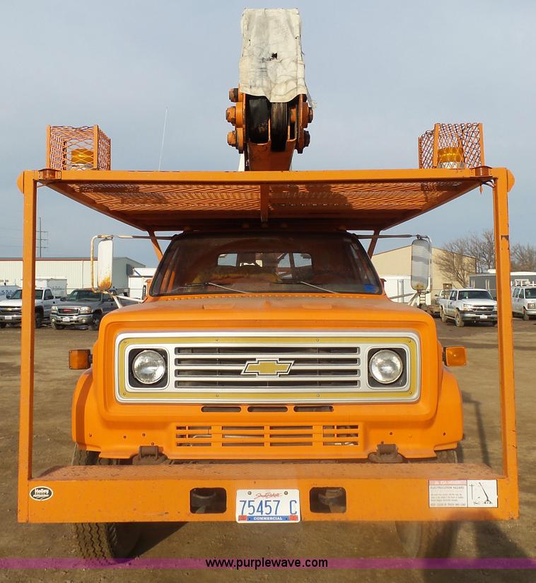 image for item AL9203 1989 Chevrolet Custom Deluxe C7D042 bucket truck