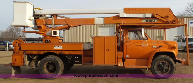 image for item AL9203 1989 Chevrolet Custom Deluxe C7D042 bucket truck