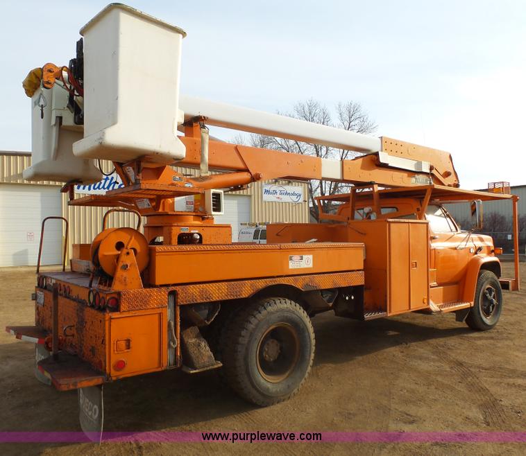 image for item AL9203 1989 Chevrolet Custom Deluxe C7D042 bucket truck