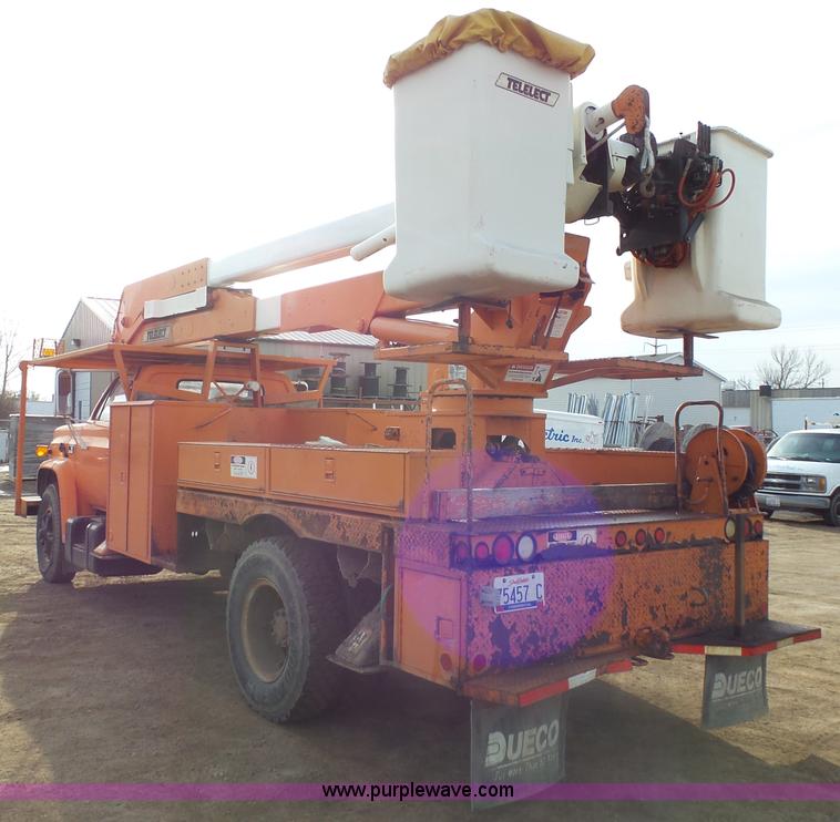 image for item AL9203 1989 Chevrolet Custom Deluxe C7D042 bucket truck