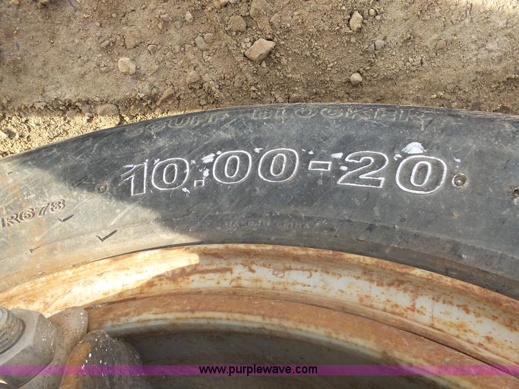 image for item AL9203 1989 Chevrolet Custom Deluxe C7D042 bucket truck