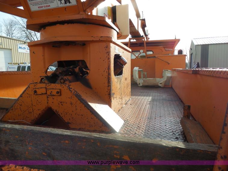 image for item AL9203 1989 Chevrolet Custom Deluxe C7D042 bucket truck