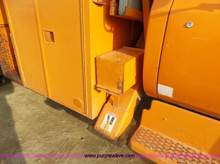 image for item AL9203 1989 Chevrolet Custom Deluxe C7D042 bucket truck