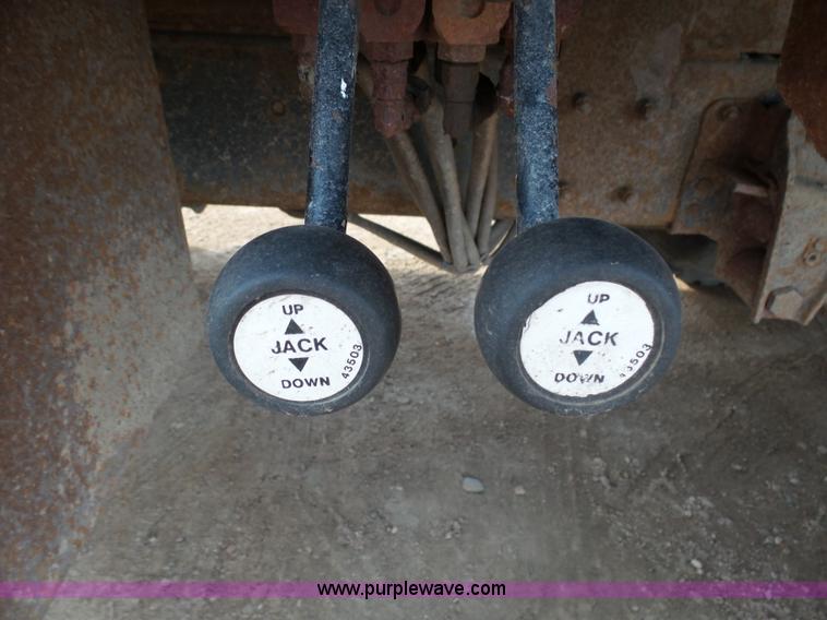 image for item AL9203 1989 Chevrolet Custom Deluxe C7D042 bucket truck