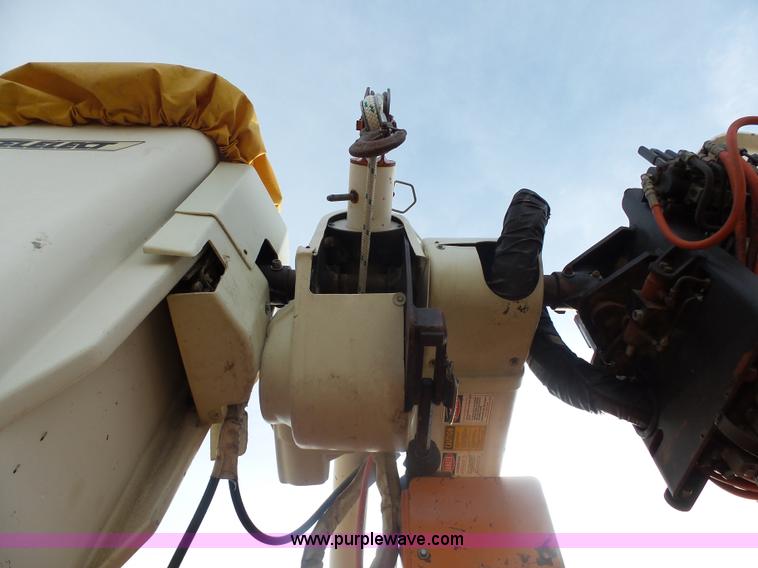 image for item AL9203 1989 Chevrolet Custom Deluxe C7D042 bucket truck