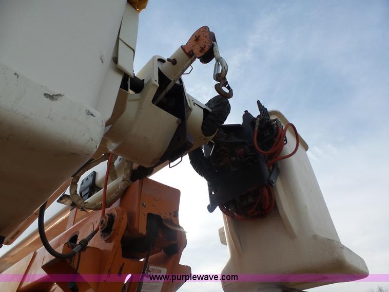 image for item AL9203 1989 Chevrolet Custom Deluxe C7D042 bucket truck