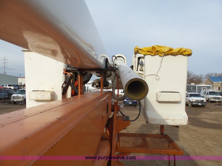 image for item AL9203 1989 Chevrolet Custom Deluxe C7D042 bucket truck