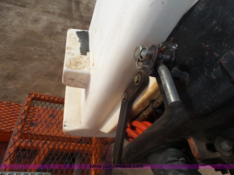 image for item AL9203 1989 Chevrolet Custom Deluxe C7D042 bucket truck